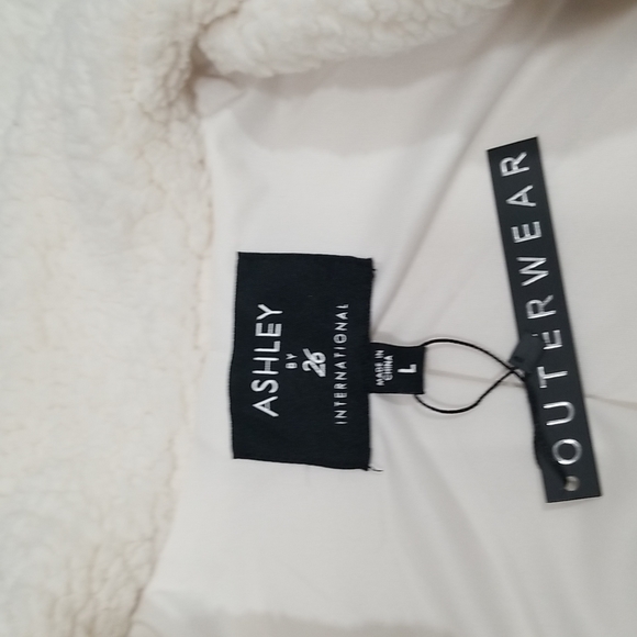 Ashley Outwear Faux Fur Winter Pea Coat Doble Breasted.  L - Picture 7 of 14